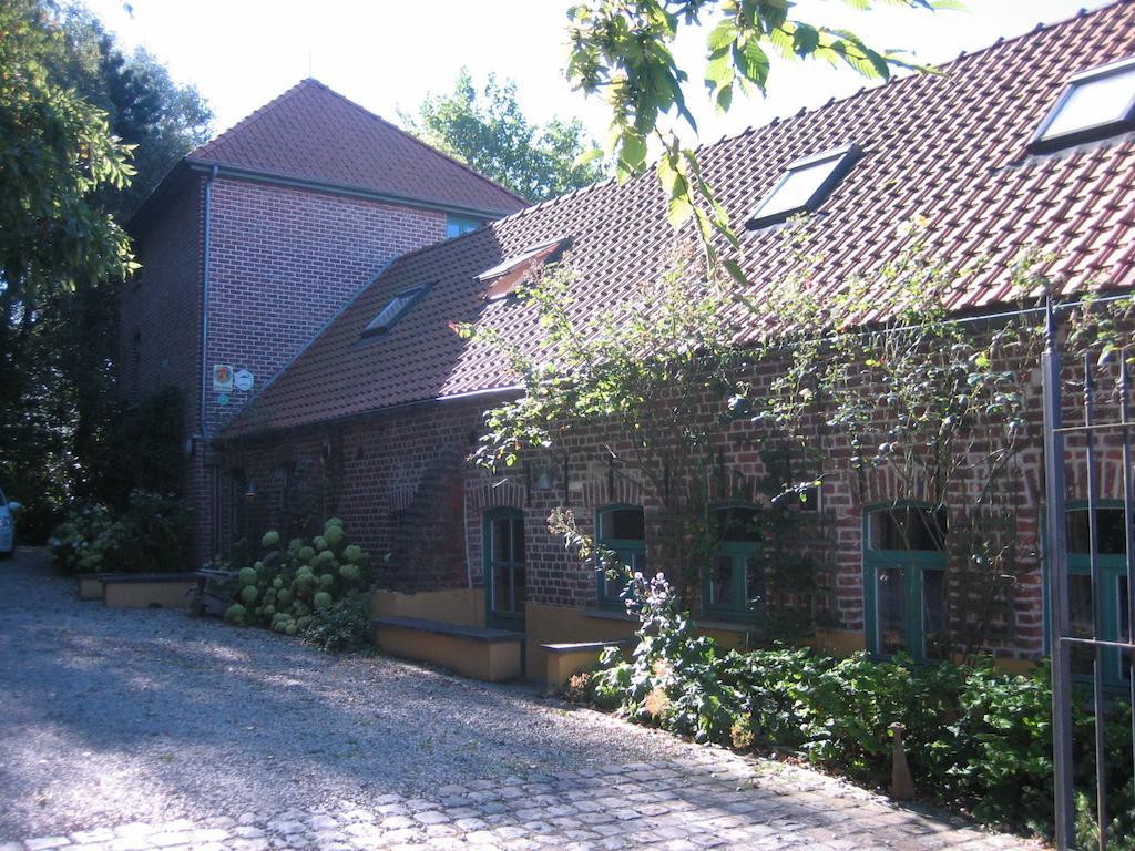Holiday Home Les Plachettes Flobecq Номер фото